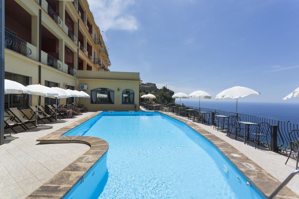 טאורמינה Hotel Sole Castello (Adults Only) מראה חיצוני תמונה