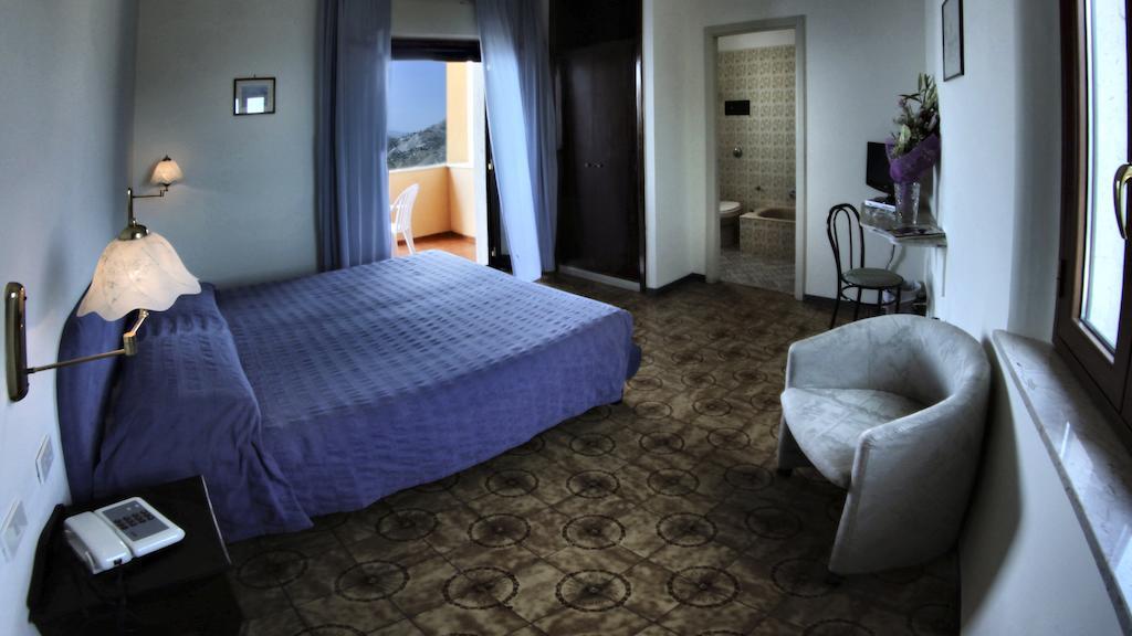 טאורמינה Hotel Sole Castello (Adults Only) מראה חיצוני תמונה
