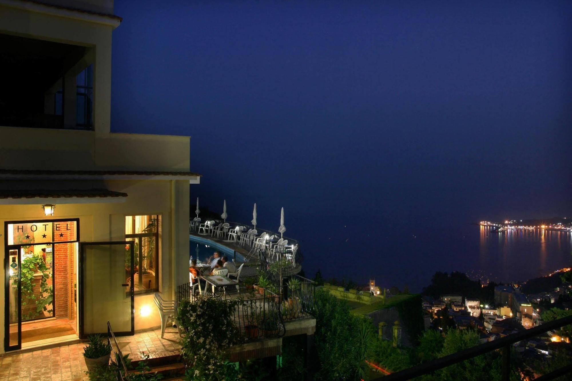 טאורמינה Hotel Sole Castello (Adults Only) מראה חיצוני תמונה