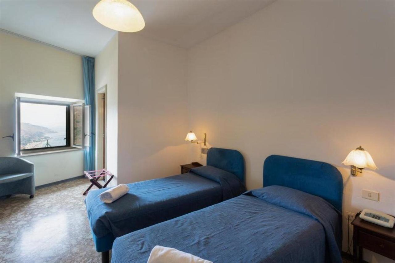 טאורמינה Hotel Sole Castello (Adults Only) מראה חיצוני תמונה